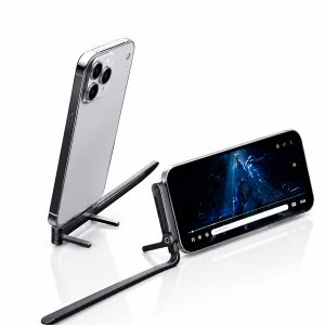 Deux téléphones tenus par le support pliant du câble Senevente